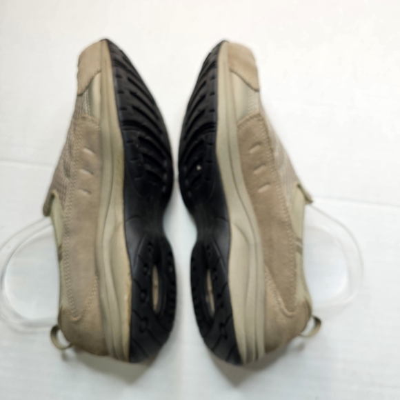 EASY Spirit Eswalktrip Slip-On Comfortable tan  sz 8 - Picture 4 of 8